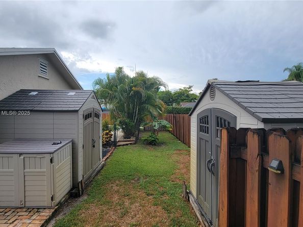 11061 NW 21st St, Coral Springs FL 33071