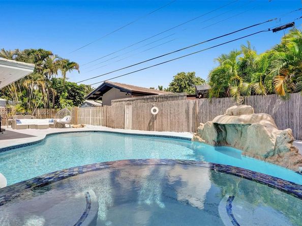 3421 Dover Rd, Pompano Beach FL 33062