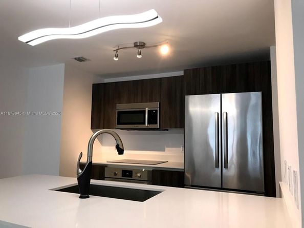 488 NE 18 3609, Miami FL 33132