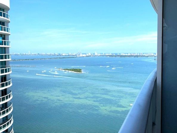 488 NE 18 3609, Miami FL 33132