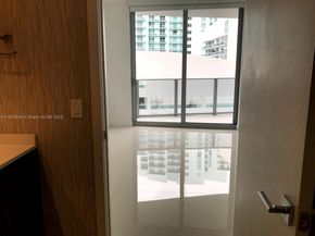 488 NE 18 3609, Miami FL 33132