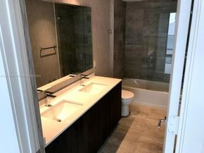 488 NE 18 3609, Miami FL 33132