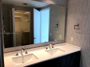 488 NE 18 3609, Miami FL 33132