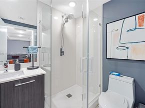 45 SW 9th St 3405, Miami FL 33130