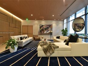 45 SW 9th St 3405, Miami FL 33130