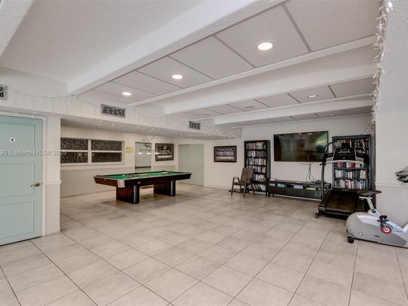 500 NE 14th Ave 204, Hallandale Beach FL 33009