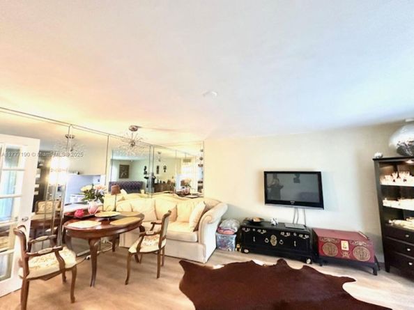 500 NE 14th Ave 204, Hallandale Beach FL 33009