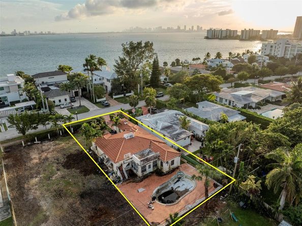 1785 Bay Dr, Miami Beach FL 33141