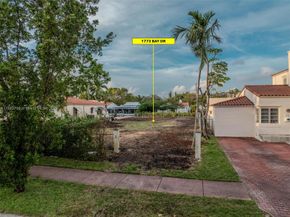 1785 Bay Dr, Miami Beach FL 33141