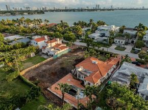 1785 Bay Dr, Miami Beach FL 33141