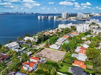 1785 Bay Dr
