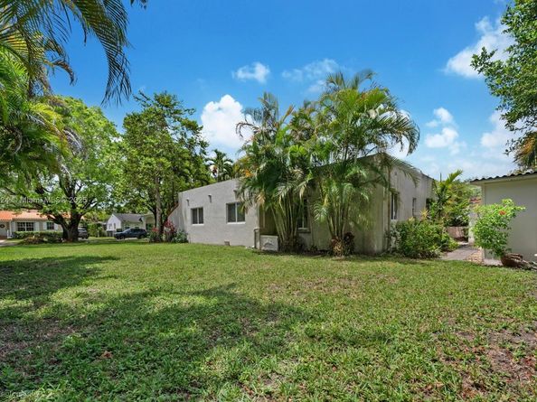 1433 Santa Cruz Ave, Coral Gables FL 33134
