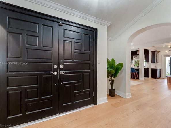 1433 Santa Cruz Ave, Coral Gables FL 33134