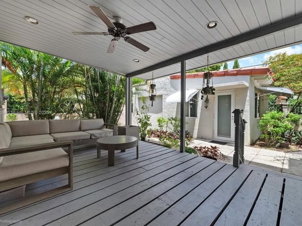 1433 Santa Cruz Ave, Coral Gables FL 33134