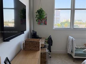 1350 NW 8th Ct A16, Miami FL 33136