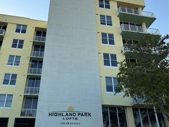 1350 NW 8th Ct A16, Miami FL 33136