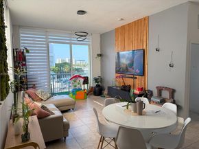 1350 NW 8th Ct A16, Miami FL 33136