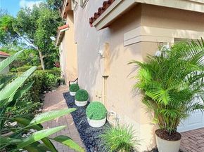 5729 NW 125th Ave, Coral Springs FL 33076
