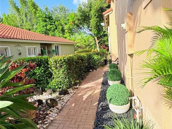 5729 NW 125th Ave, Coral Springs FL 33076
