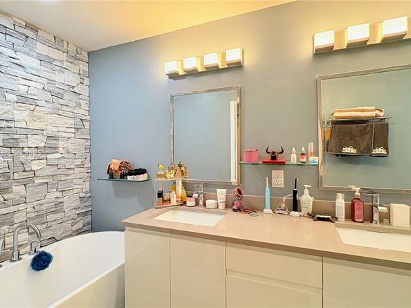 5729 NW 125th Ave, Coral Springs FL 33076
