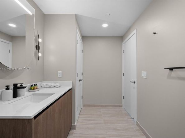 580 72nd Street 1402, Miami Beach FL 33141