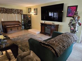 9360 NW 42nd Ct, Sunrise FL 33351