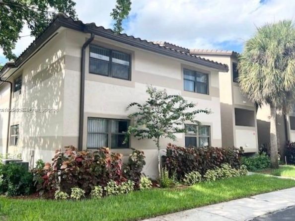 9885 Nob Hill Ct 9885, Sunrise FL 33351