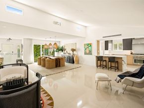 865 W 47th St, Miami Beach FL 33140