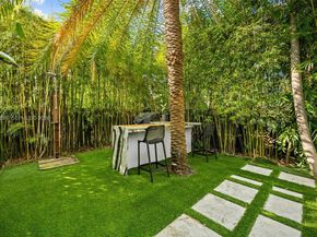 865 W 47th St, Miami Beach FL 33140