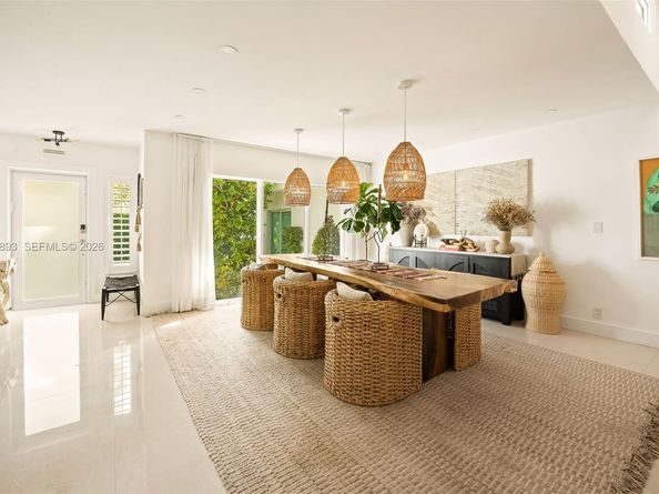 865 W 47th St, Miami Beach FL 33140