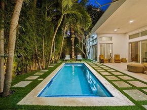 865 W 47th St, Miami Beach FL 33140