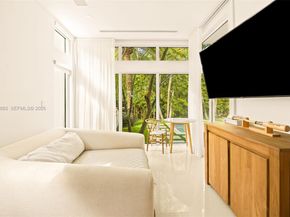 865 W 47th St, Miami Beach FL 33140