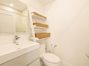 865 W 47th St, Miami Beach FL 33140