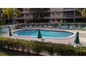 581 Blue Heron Dr 302B, Hallandale Beach FL 33009