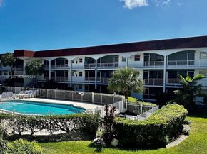 581 Blue Heron Dr 302B, Hallandale Beach FL 33009