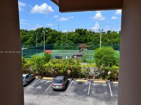 581 Blue Heron Dr 302B, Hallandale Beach FL 33009