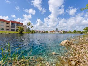 8040 N Sunrise Lakes Dr 106, Sunrise FL 33322