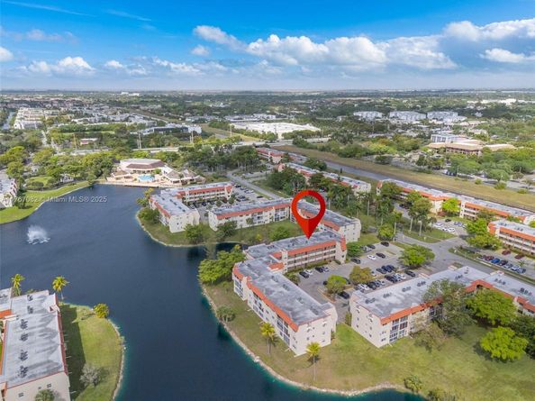 8040 N Sunrise Lakes Dr 106, Sunrise FL 33322