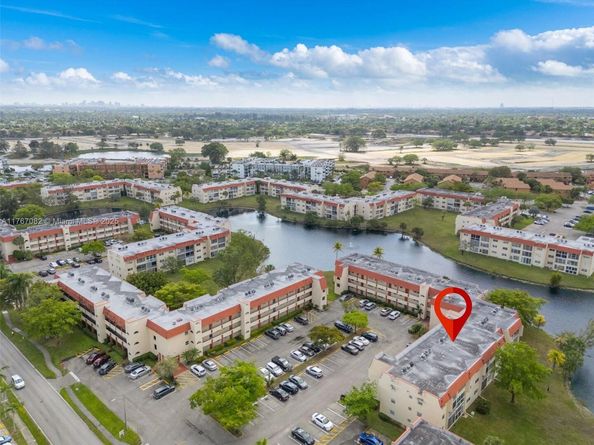 8040 N Sunrise Lakes Dr 106, Sunrise FL 33322
