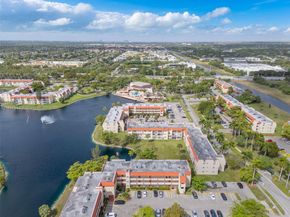 8040 N Sunrise Lakes Dr 106, Sunrise FL 33322
