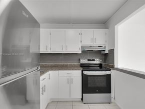 8040 N Sunrise Lakes Dr 106, Sunrise FL 33322