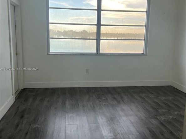 18601 NE 14th Ave 411, Miami FL 33179