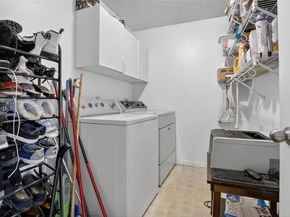 9481 Oak Grove Cir, Davie FL 33328