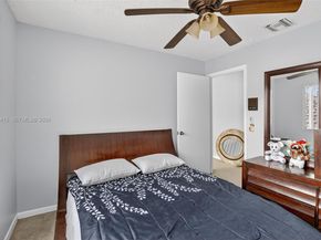 9481 Oak Grove Cir, Davie FL 33328
