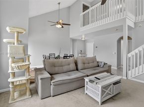 9481 Oak Grove Cir, Davie FL 33328