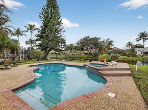 9481 Oak Grove Cir, Davie FL 33328