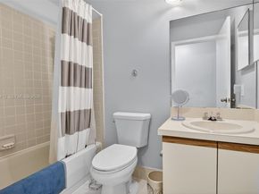 9481 Oak Grove Cir, Davie FL 33328