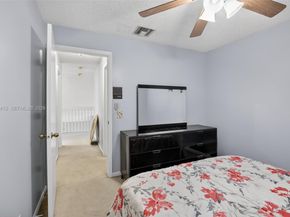 9481 Oak Grove Cir, Davie FL 33328