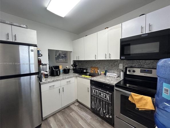 11301 SW 200th St 306A, Miami FL 33157