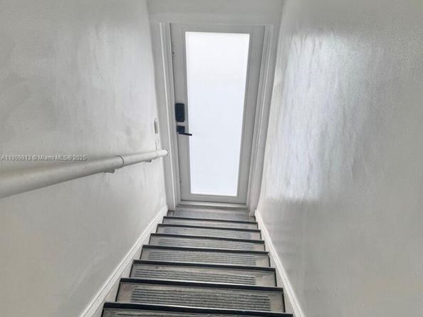 555 NE 70th St, Miami FL 33138